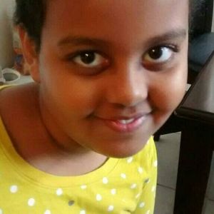 Meet your Posher, Hinda